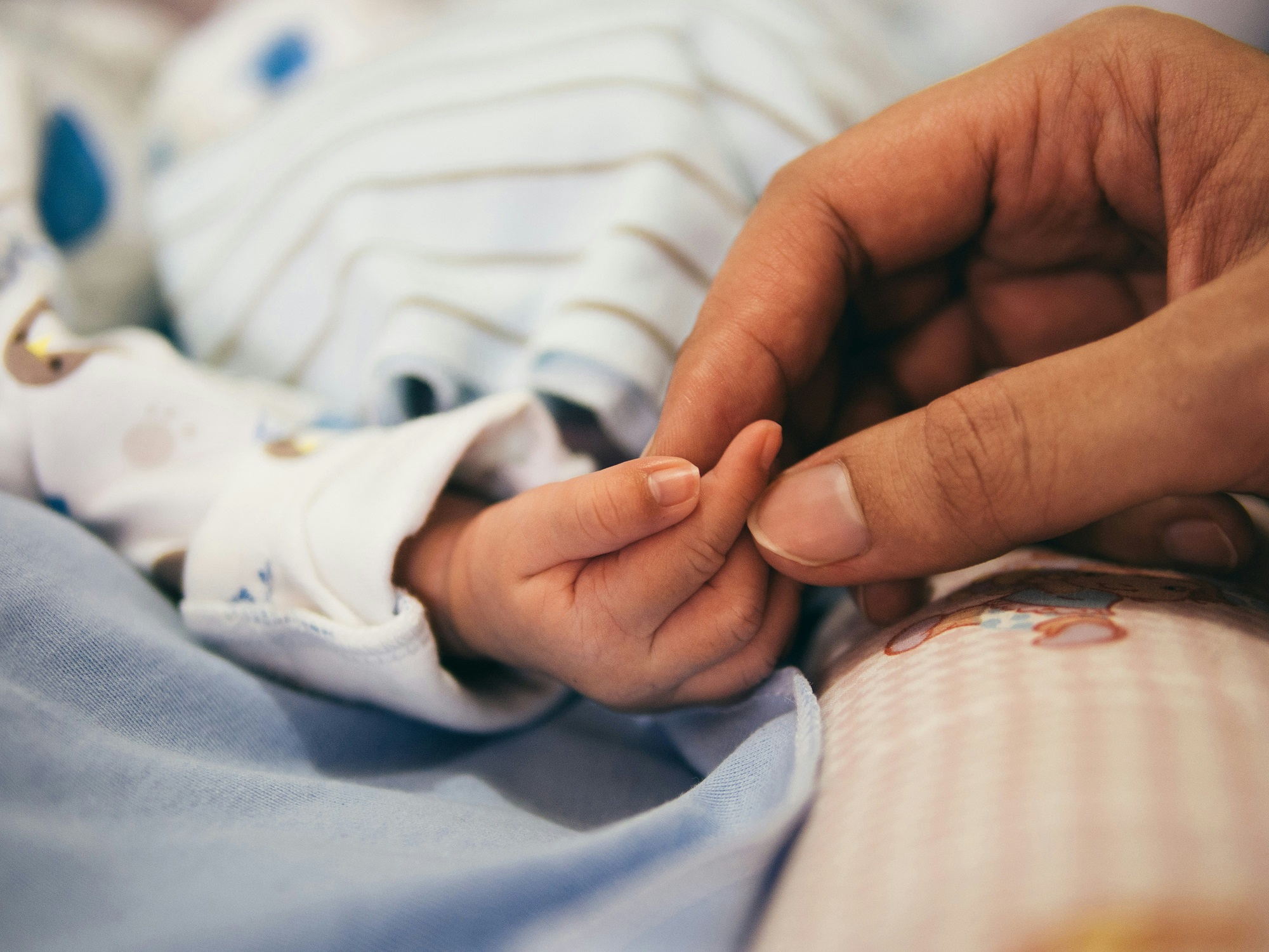 Navigating Neonatal Care Leave and Pay Regulations: A Guide for Employers