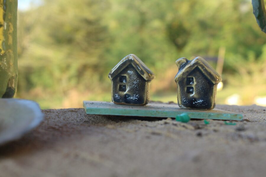 The Impact of Property Chain Delays